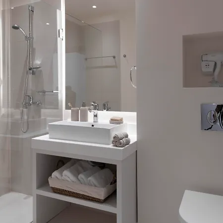Gallery & Residences 3*