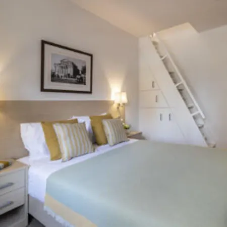 Hotel Gallery & Residences